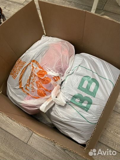 Коробка женских вещей