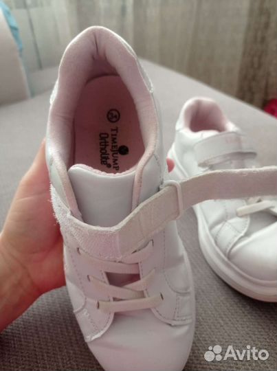 Кроссовки для девочки 34