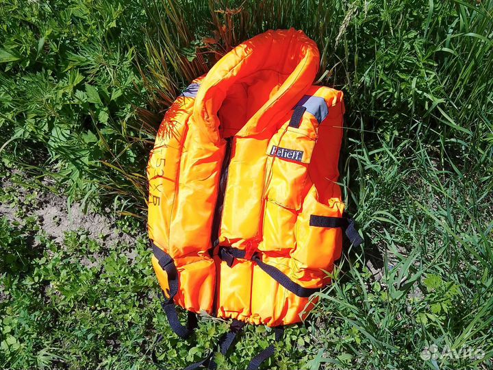 Спасательный жилет