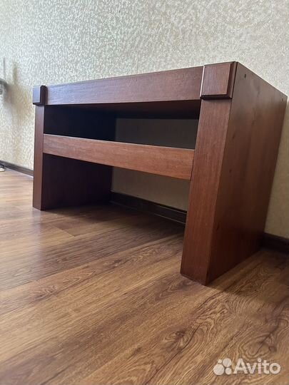 Полка под телевизор