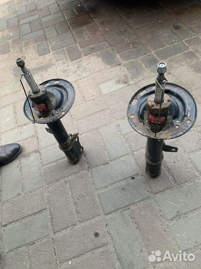 Амортизаторы и пружина задние