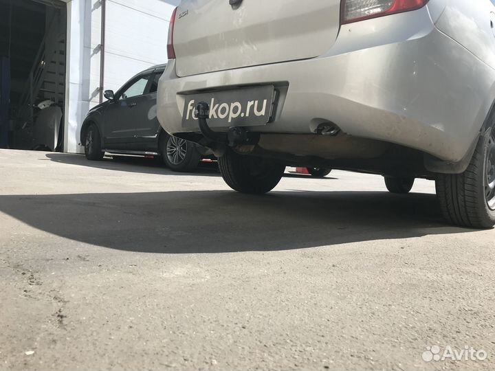 Установка фаркопа на Лада