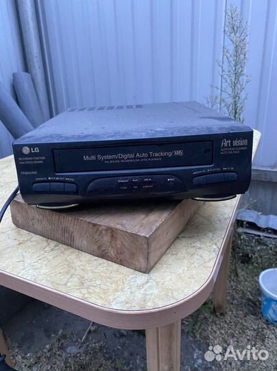 Видеомагнитофон lg