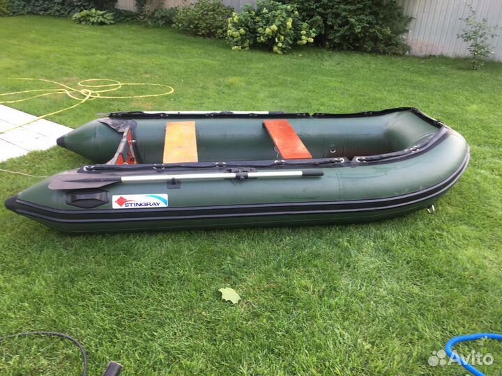 Лодка stingray 320