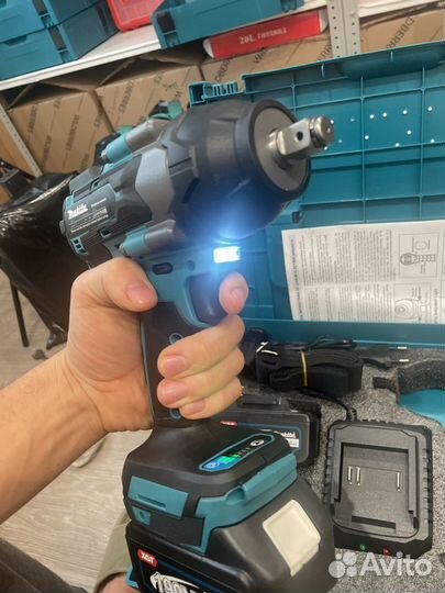 Гайковерт аккумуляторный makita dtw700