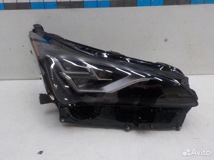 Фара правая Lexus NX200/NX200t/NX300/NX300h