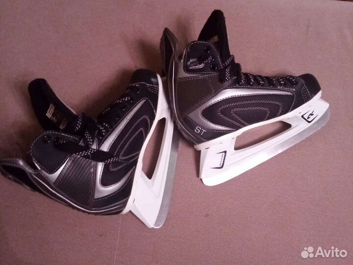 Коньки хоккейные