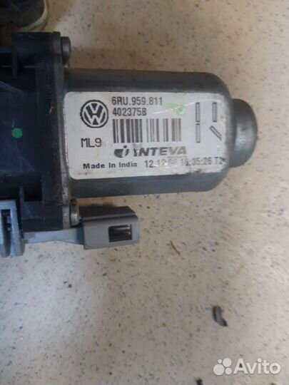 Стеклоподъемник задний правый Volkswagen Polo