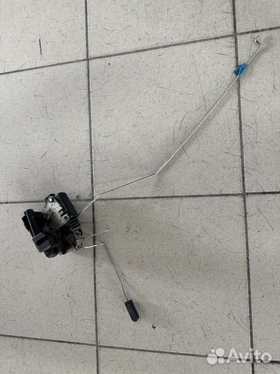 Замок передней левой двери Рено Дастер Duster