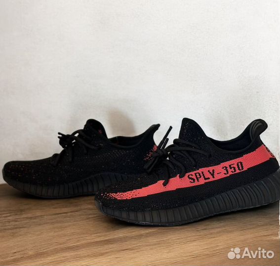 Кроссовки женские Adidas Yeezy