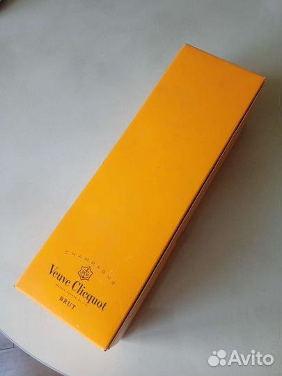 Коробка от шампанского Вдова Клико