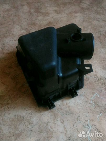 Корпус воздушного фильтра на рав 4 lll