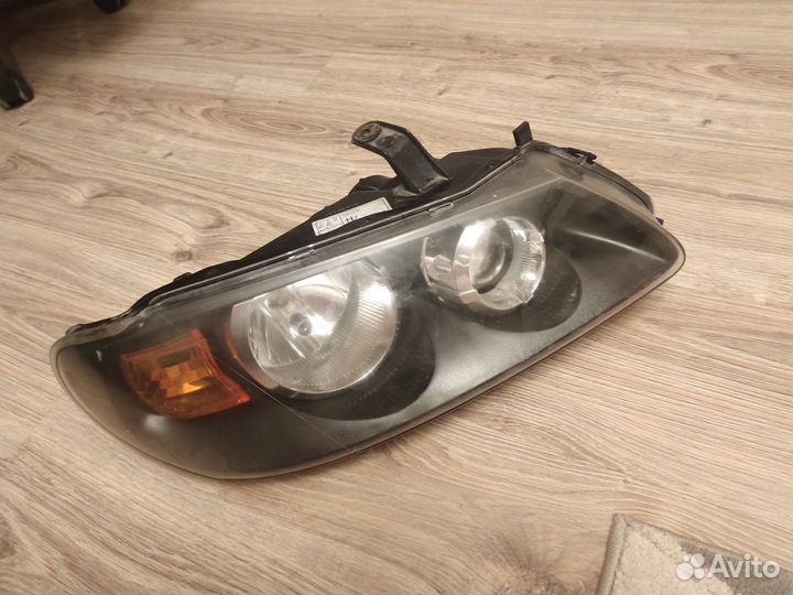 Правая фара Nissan Almera N 16
