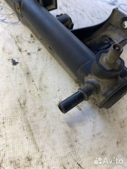 Топливная рампа Peugeot 307