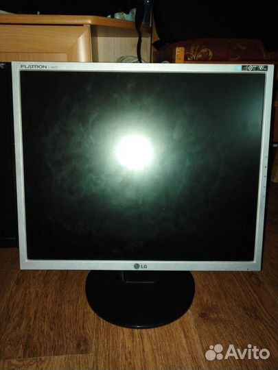 Монитор LG flatron l1953tr