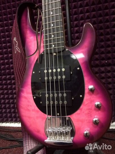 Бас гитара Musicman stingray 5