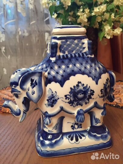 Слон фарфоровый Гжель