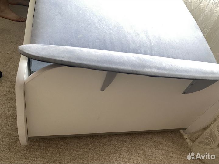 Детская кровать машина