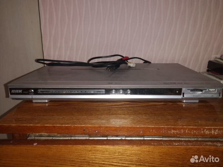 DVD проигрыватель BBK DV527S