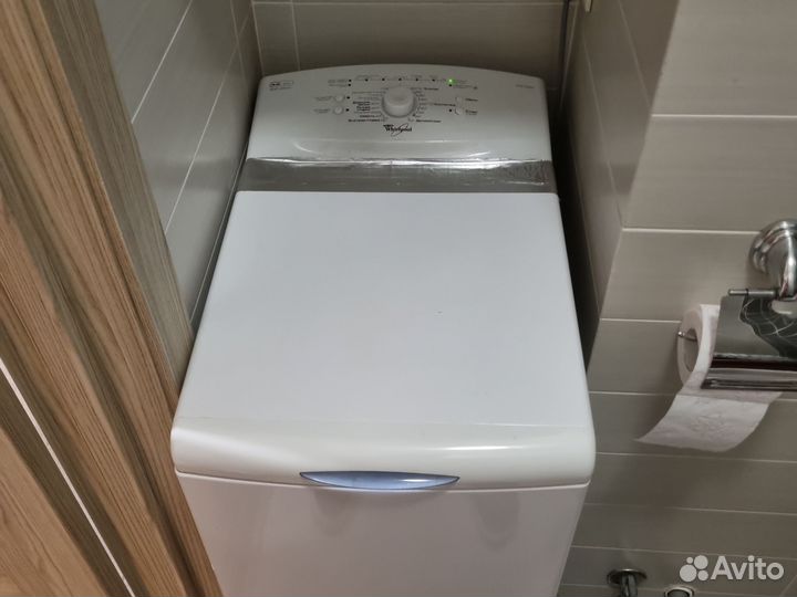 Стиральная машина на запчасти Whirlpool AWE 2221