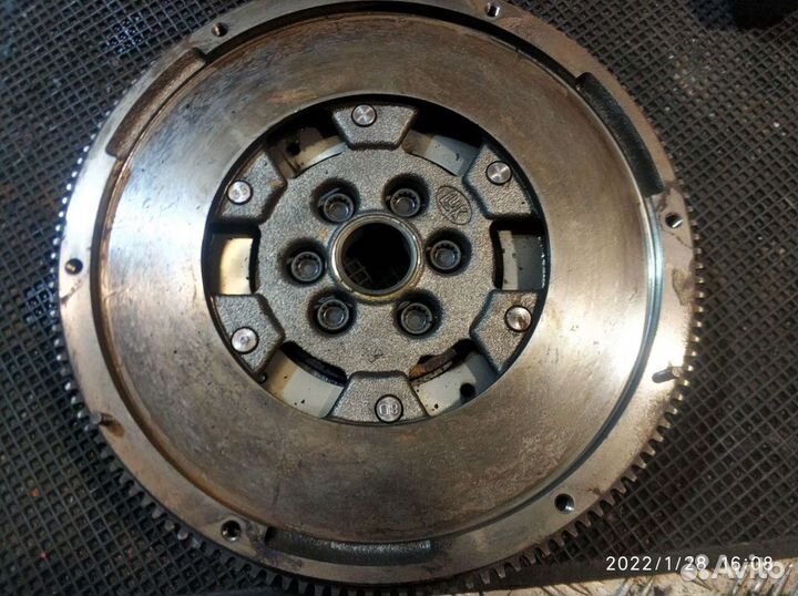 Маховик 415043110 Ауди Фольксваген Шкода Сеат