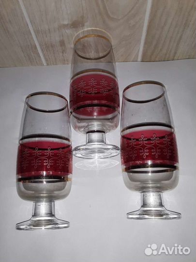 Бокалы на ножке