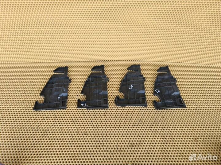 Дефлектор радиатора передний левый Infiniti M25