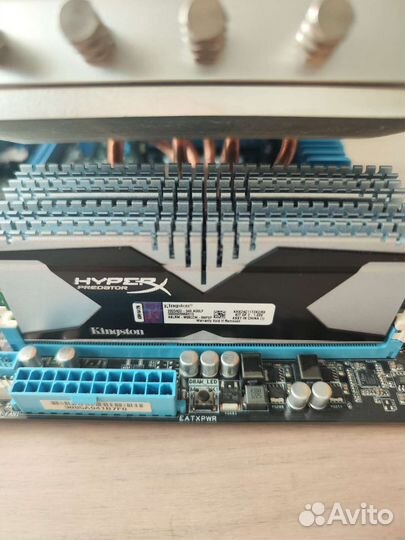 DDR3 Kingston HyperX Predator 2400 cl11 16gb
