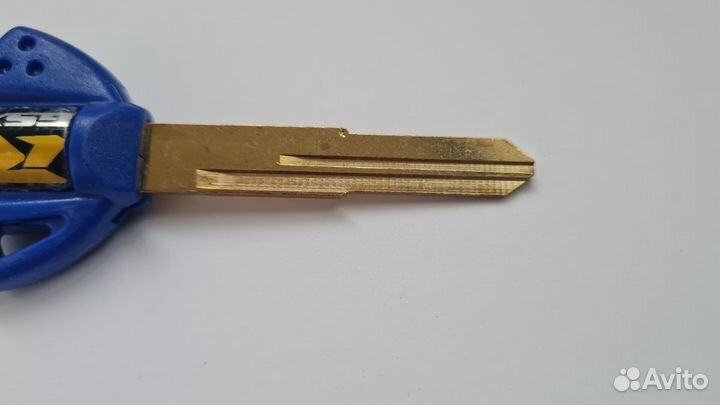 Ключ (заготовка) Suzuki