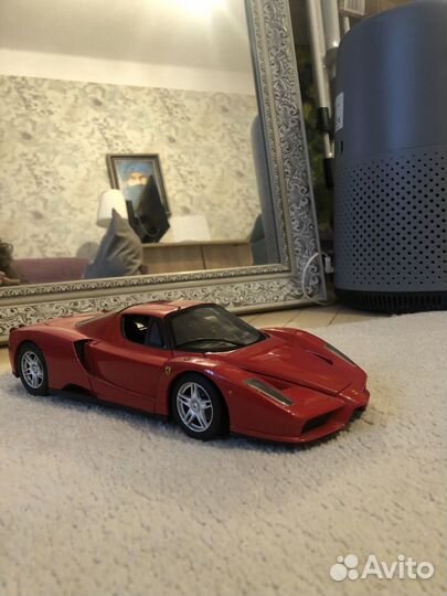 Hot Wheels Ferrari enzo 1:18