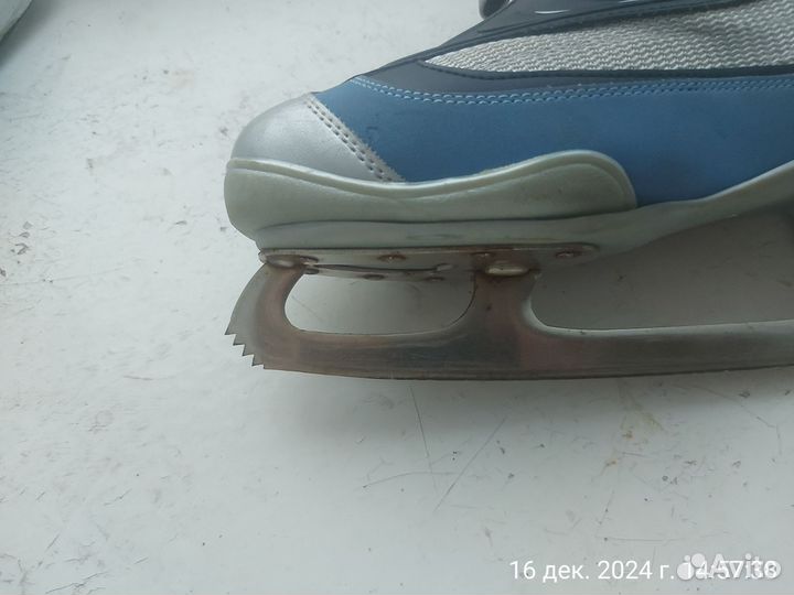 Коньки фигурные