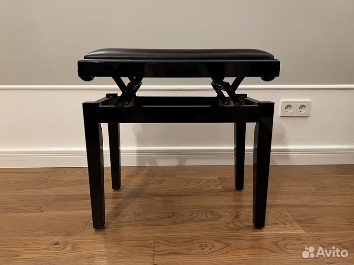 Банкетка для пианино