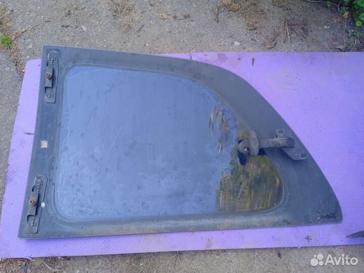 Задние форточки на Додж караван 3