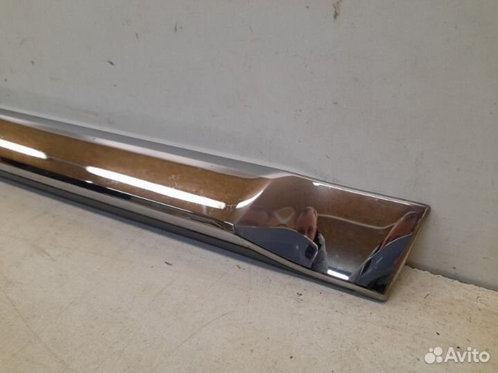 Молдинг двери задний правый Toyota Land Cruiser