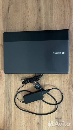 Ноутбук samsung np300e5x