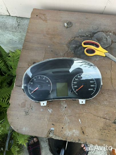 Щиток приборов гранта granta