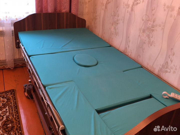 Медицинская кровать для лежачих больных