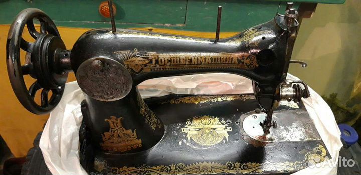 Швейная машина Singer