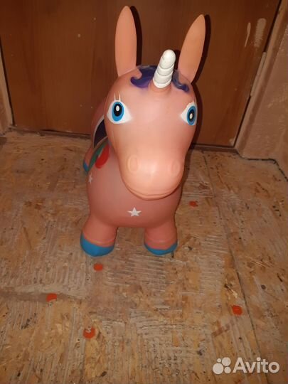 Попрыгун единорог