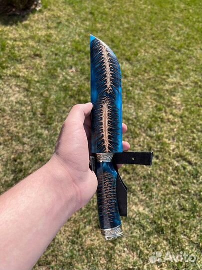 Нож ручной работы из дамасской стали