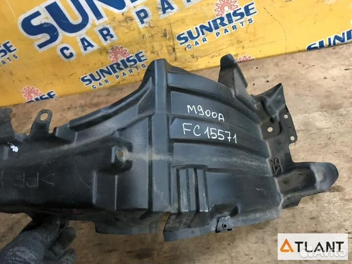 Подкрылок передний правый toyota tank