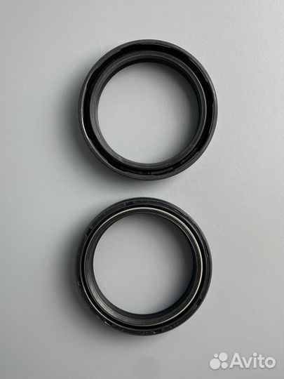 Сальники передней вилки ARI.067