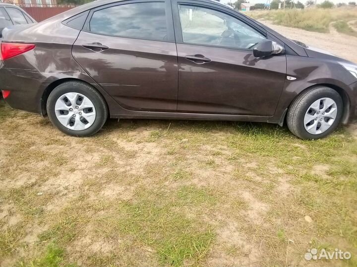 Hyundai Solaris 1.4 МТ, 2016, битый, 140 000 км
