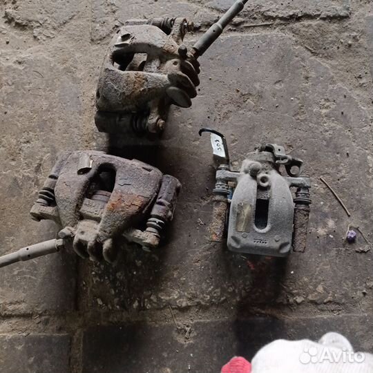 Суппорт тормозной передний задний Peugeot 308