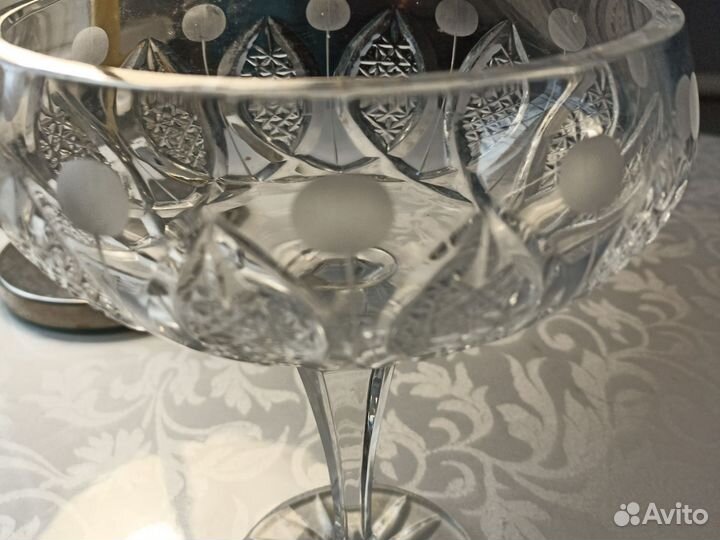 Хрустальная конфетница на ножке, салатник