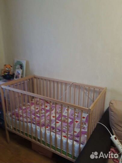 Кроватка детская с матрасами