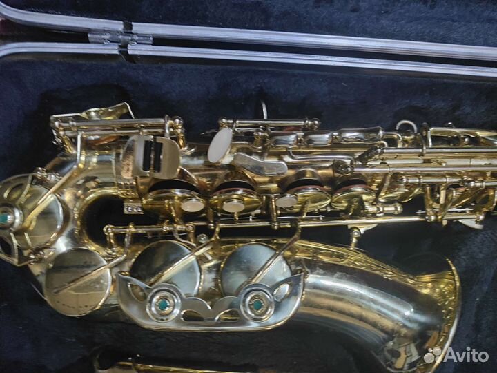 Саксофон альт в идеальном техническом состоянии