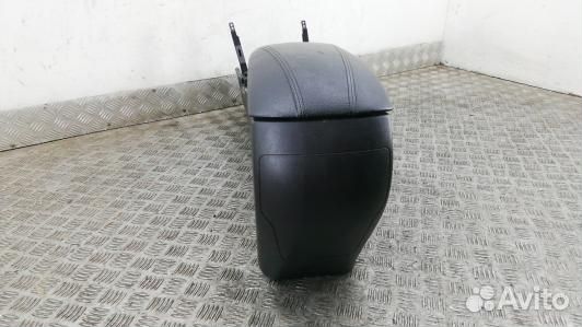 Подлокотник центральный hyundai sonata 6 (YF) (1BA