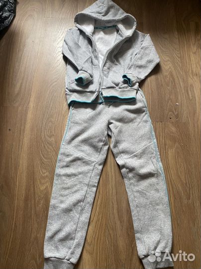 Костюм спортивный