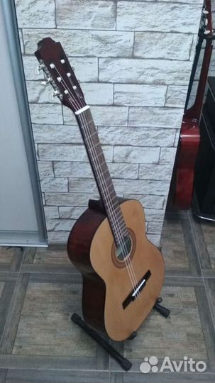 Классическая гитара 4/4
